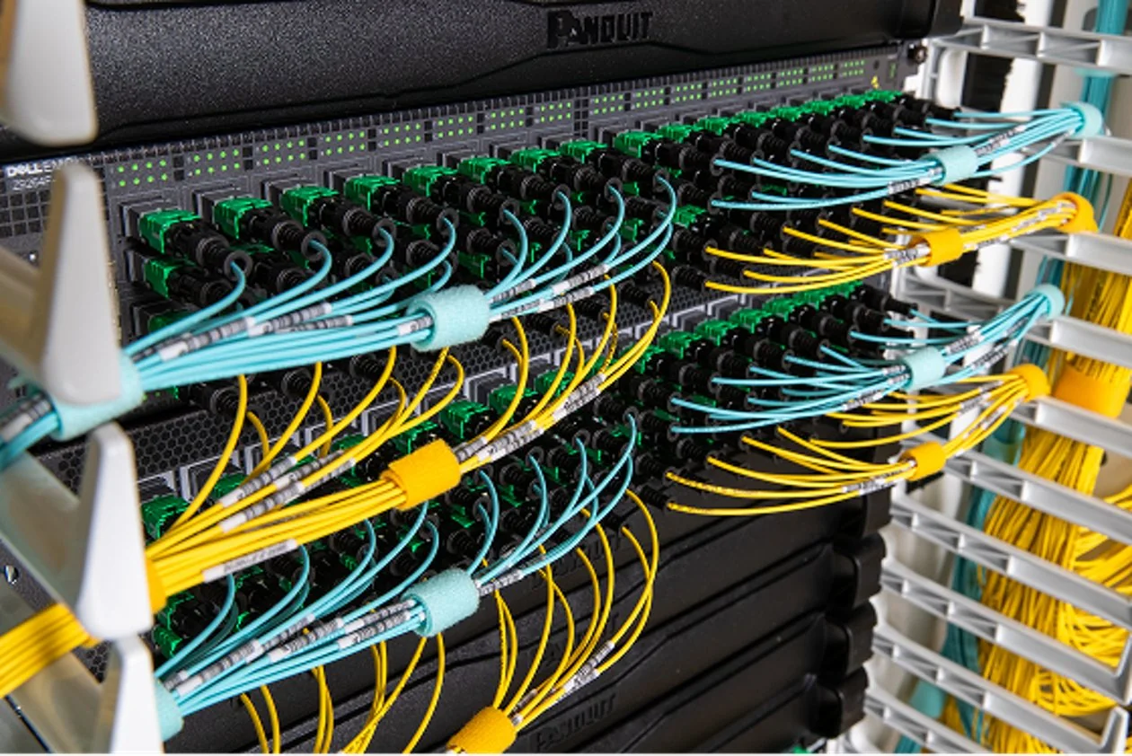Fibra óptica y patch panel