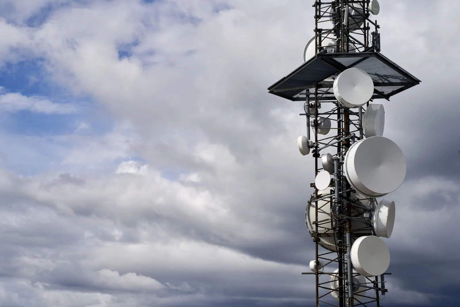 Antena de enlace inalámbrico para monitoreo de red